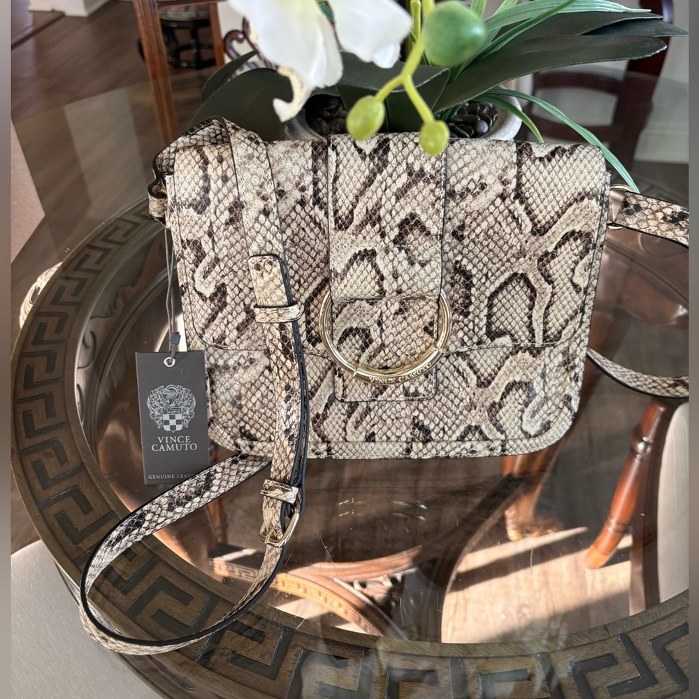🤍🤍VIINCE CAMUTO CAIA SNAKESKIN LEATHER CROSSBODY BAG! 🤍🤍